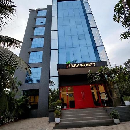 The Park Infinity Hotel Сурат Екстериор снимка