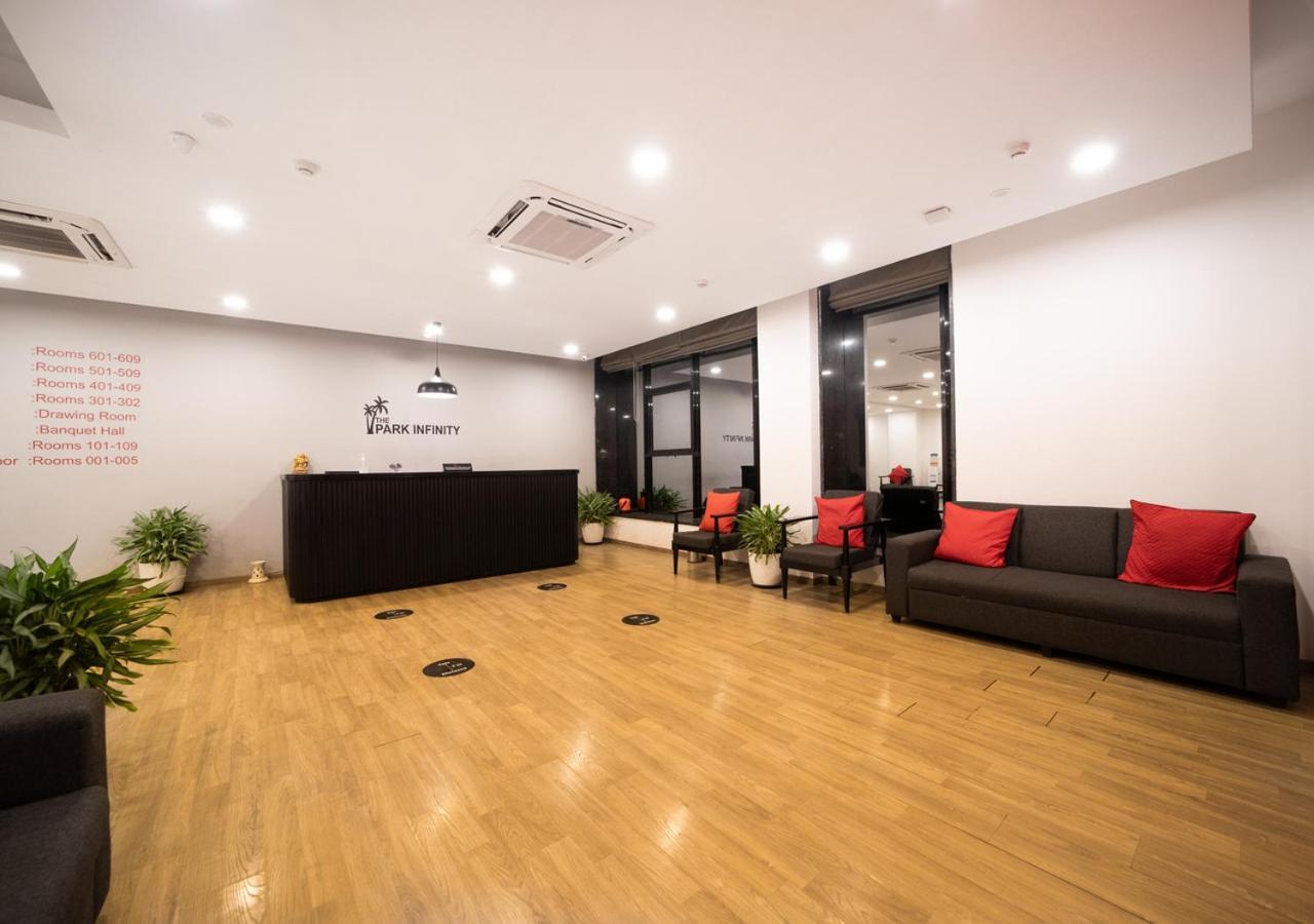 The Park Infinity Hotel Сурат Екстериор снимка