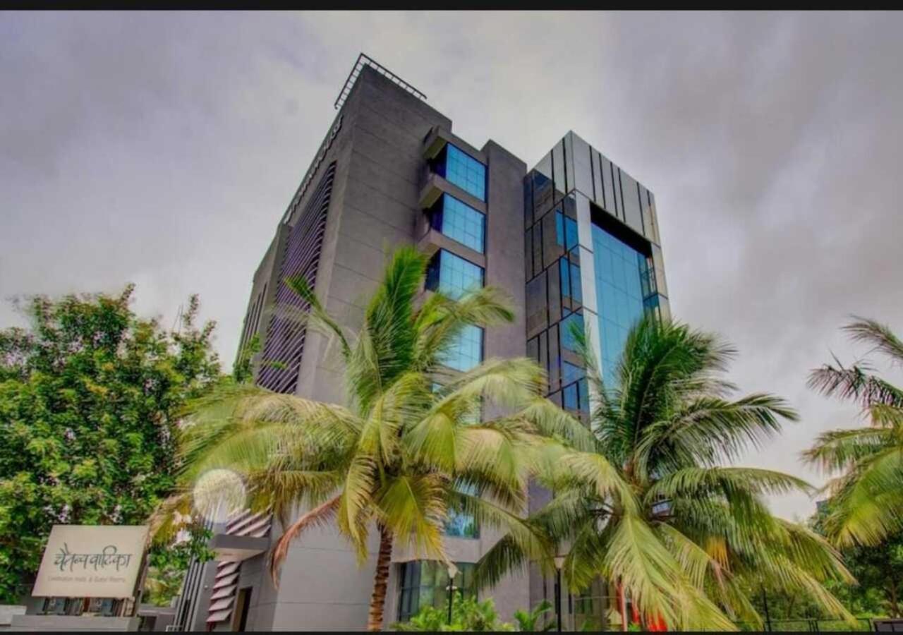 The Park Infinity Hotel Сурат Екстериор снимка