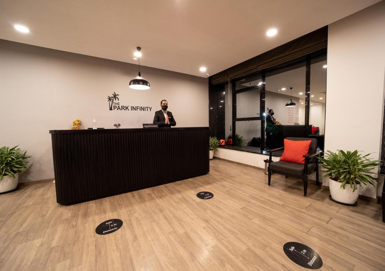 The Park Infinity Hotel Сурат Екстериор снимка