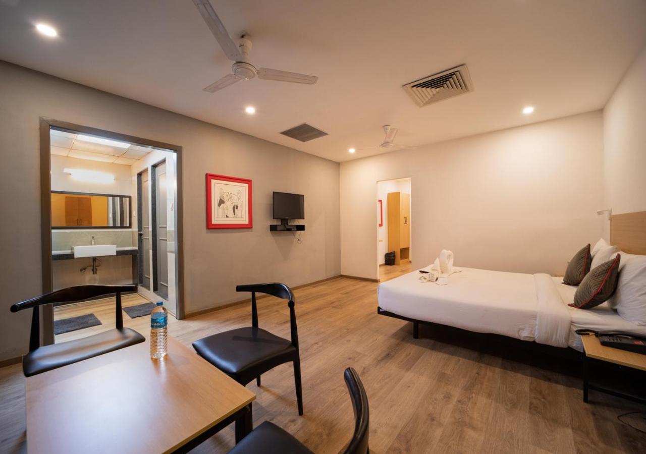 The Park Infinity Hotel Сурат Екстериор снимка